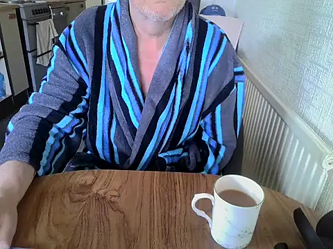 daddyflash online show from April 18, 2026, 10:06 am