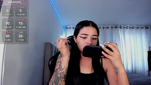 aliice walker  online show from November 18, 2025, 4:43 pm