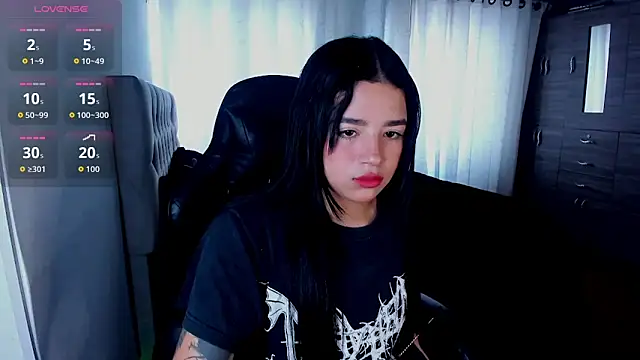 aliice walker  online show from December 19, 2025, 4:53 pm