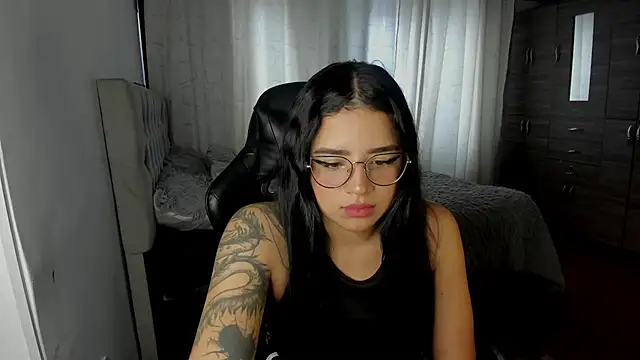 Snapshot of aliice_walker_ chatting on July 13, 2026, 8:52 pm aliice walker online show from July 13, 2026, 8:52 pm