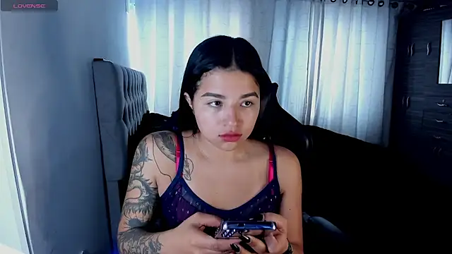 Snapshot of aliice_walker_ chatting on February 3, 2026, 3:06 pm aliice walker online show from February 3, 2026, 3:06 pm