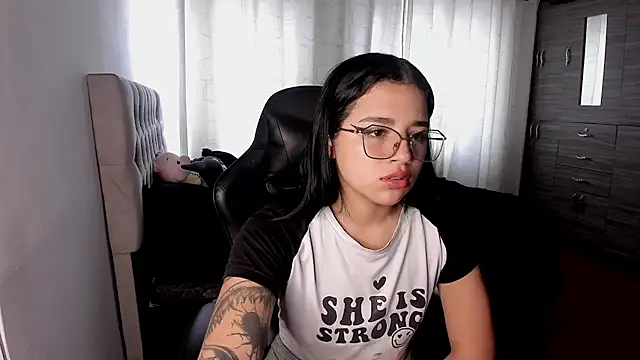 Snapshot of aliice_walker_ chatting on February 11, 2026, 4:51 pm aliice walker online show from February 11, 2026, 4:51 pm