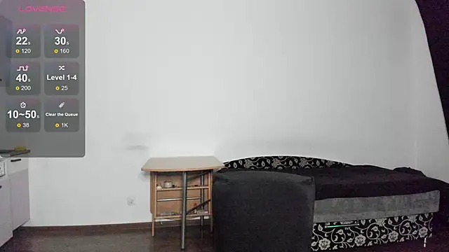 Snapshot of KitsuneRem chatting on November 6, 2025, 11:42 pm KitsuneRem online show from November 6, 2025, 11:42 pm