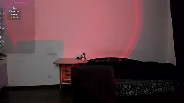 Snapshot of KitsuneRem chatting on September 28, 2025, 8:49 pm KitsuneRem online show from September 28, 2025, 8:49 pm