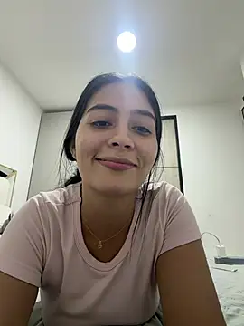 Snapshot of Sophie__Foxxx chatting on March 8, 2026, 2:04 am Sophie Foxxx online show from March 8, 2026, 2:04 am