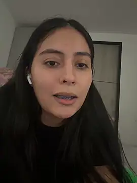 Snapshot of Sophie__Foxxx chatting on April 15, 2026, 9:48 pm Sophie Foxxx online show from April 15, 2026, 9:48 pm