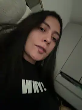 Snapshot of Sophie__Foxxx chatting on March 20, 2026, 9:05 pm Sophie Foxxx online show from March 20, 2026, 9:05 pm