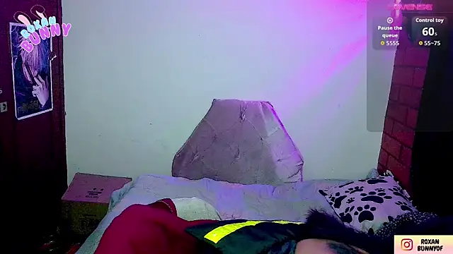 Roxanbunny1 online show from November 14, 2025, 1:42 am