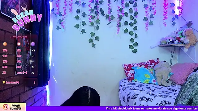Roxanbunny1 online show from April 18, 2026, 7:07 pm