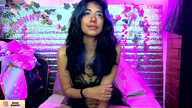 Roxanbunny1 online show from February 21, 2026, 8:05 am