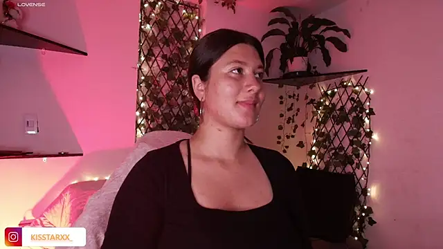 kisstarxxx online show from July 2, 2026, 3:23 am