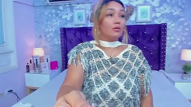 dalila salazar online show from April 18, 2026, 3:09 am