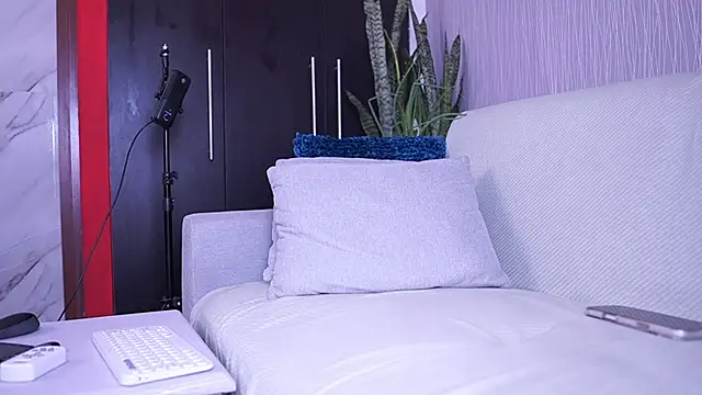 Snapshot of wild_col_ chatting on March 27, 2026, 7:48 pm wild col online show from March 27, 2026, 7:48 pm