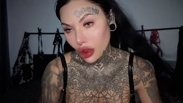 Snapshot of claudiacvc95 chatting on April 8, 2026, 2:02 am claudiacvc95 online show from April 8, 2026, 2:02 am