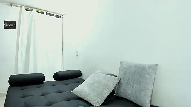 Lia-y-felipe online show from January 23, 2025, 11:26 pm