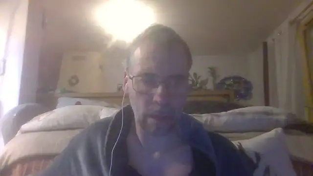 ptitcanard60600 online show from January 5, 2026, 9:07 pm