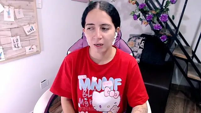 samantha baby  online show from April 8, 2026, 6:20 pm