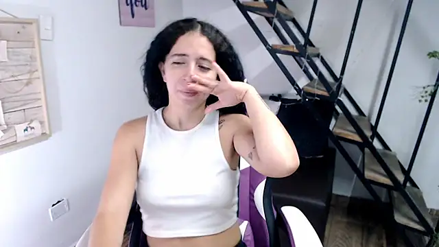 samantha baby  online show from December 5, 2025, 7:12 pm