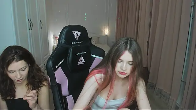 Snapshot of lil_cassie chatting on February 10, 2026, 6:29 pm lil cassie online show from February 10, 2026, 6:29 pm