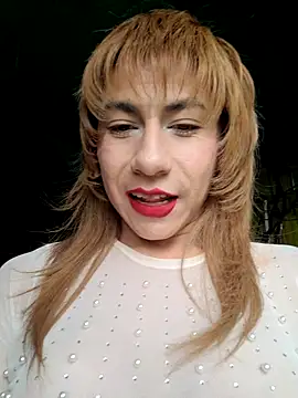 Snapshot of Evehampy chatting on December 19, 2025, 7:38 pm Evehampy online show from December 19, 2025, 7:38 pm