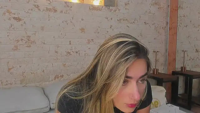 Snapshot of maryy_campbell_ chatting on March 14, 2026, 11:05 am maryy campbell online show from March 14, 2026, 11:05 am