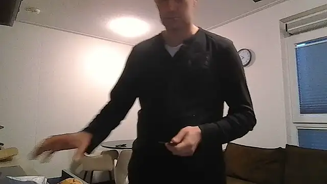 Snapshot of popperspair chatting on September 22, 2025, 5:52 pm popperspair online show from September 22, 2025, 5:52 pm