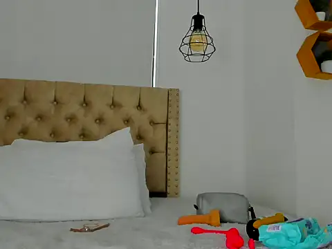 Snapshot of KeryHillson chatting on October 2, 2025, 12:30 pm KeryHillson online show from October 2, 2025, 12:30 pm