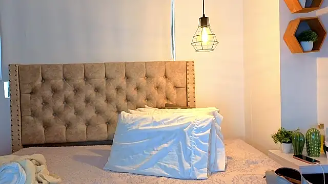 Snapshot of KeryHillson chatting on January 13, 2026, 1:15 pm KeryHillson online show from January 13, 2026, 1:15 pm