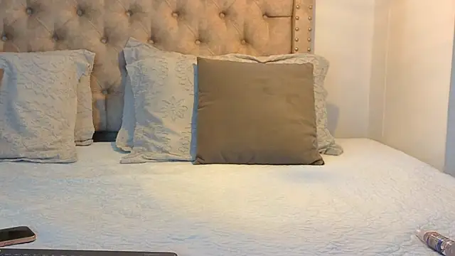 Snapshot of KeryHillson chatting on November 29, 2025, 12:16 pm KeryHillson online show from November 29, 2025, 12:16 pm