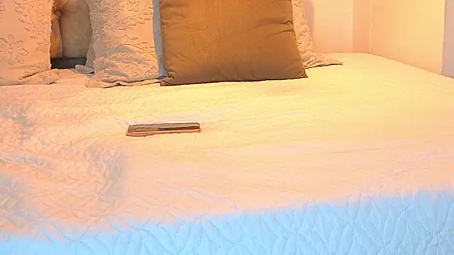 Snapshot of KeryHillson chatting on November 11, 2025, 11:49 am KeryHillson online show from November 11, 2025, 11:49 am