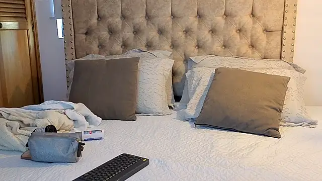 Snapshot of KeryHillson chatting on January 18, 2026, 1:58 pm KeryHillson online show from January 18, 2026, 1:58 pm