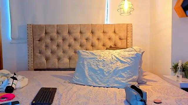 Snapshot of KeryHillson chatting on February 23, 2026, 12:50 pm KeryHillson online show from February 23, 2026, 12:50 pm