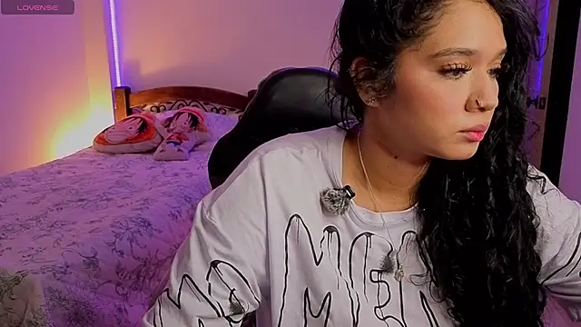 alexxandra ferri  online show from May 31, 2026, 5:02 am
