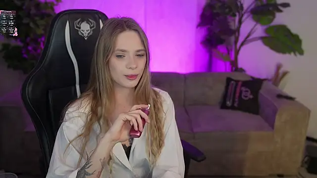 Snapshot of Angy_Netal chatting on February 5, 2026, 7:59 am Angy Netal online show from February 5, 2026, 7:59 am