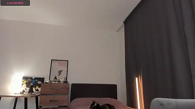 Alice Dias online show from February 11, 2025, 5:29 pm