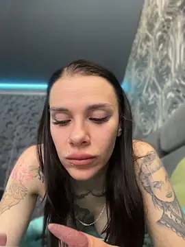 Queen of pain online show from April 11, 2026, 7:38 am