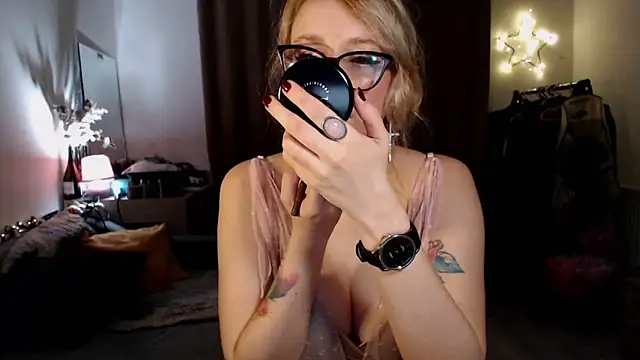 welliza online show from November 20, 2025, 10:42 pm