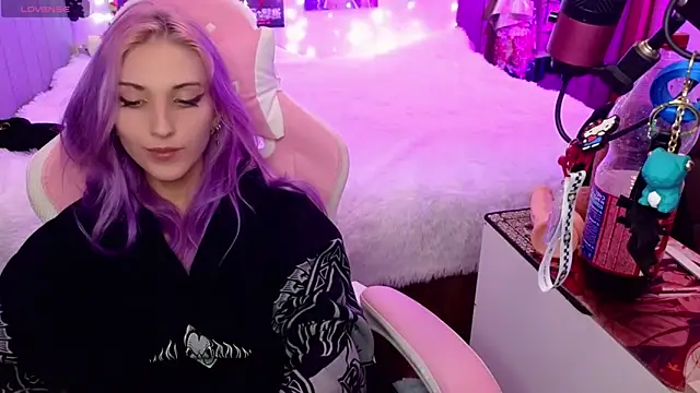 Violet Noir online show from January 30, 2025, 2:47 pm