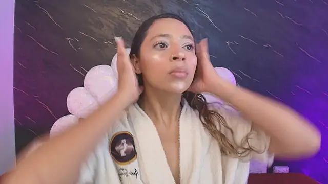  MiaBrown  online show from April 10, 2026, 12:12 pm