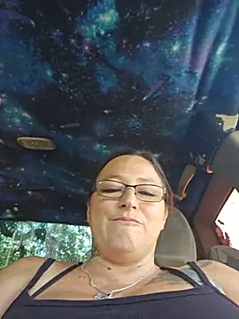 angelbaby1998 online show from July 3, 2026, 9:21 pm