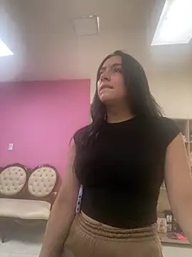 Nicollemays online show from March 18, 2025, 12:06 pm