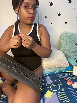 Snapshot of Aleja_DANS chatting on February 19, 2026, 7:38 am Aleja DANS online show from February 19, 2026, 7:38 am