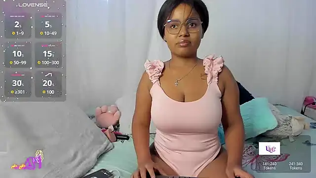Snapshot of Aleja_DANS chatting on February 9, 2025, 5:19 am Aleja DANS online show from February 9, 2025, 5:19 am