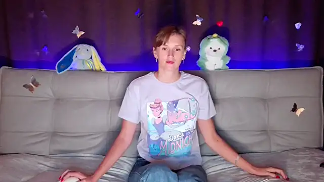 intolerable girl online show from September 12, 2025, 8:03 am