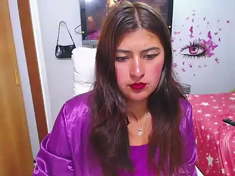 Yunhot  online show from June 1, 2026, 4:35 am