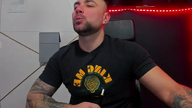 Snapshot of DuncanStone chatting on February 12, 2026, 5:07 am DuncanStone online show from February 12, 2026, 5:07 am