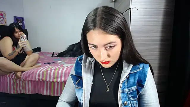 Snapshot of SharaPatinson chatting on October 21, 2025, 9:03 pm SharaPatinson online show from October 21, 2025, 9:03 pm