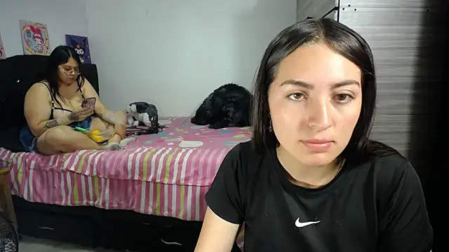 Snapshot of SharaPatinson chatting on October 22, 2025, 8:08 pm SharaPatinson online show from October 22, 2025, 8:08 pm