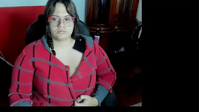 Snapshot of SharaPatinson chatting on January 17, 2025, 11:29 pm SharaPatinson online show from January 17, 2025, 11:29 pm