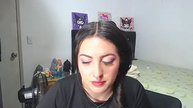 Snapshot of SharaPatinson chatting on September 11, 2025, 8:53 pm SharaPatinson online show from September 11, 2025, 8:53 pm